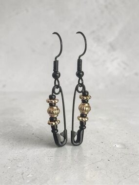 5 For $25💫Small Punk Black Safety Pin Earrings With Gold Accent Beads